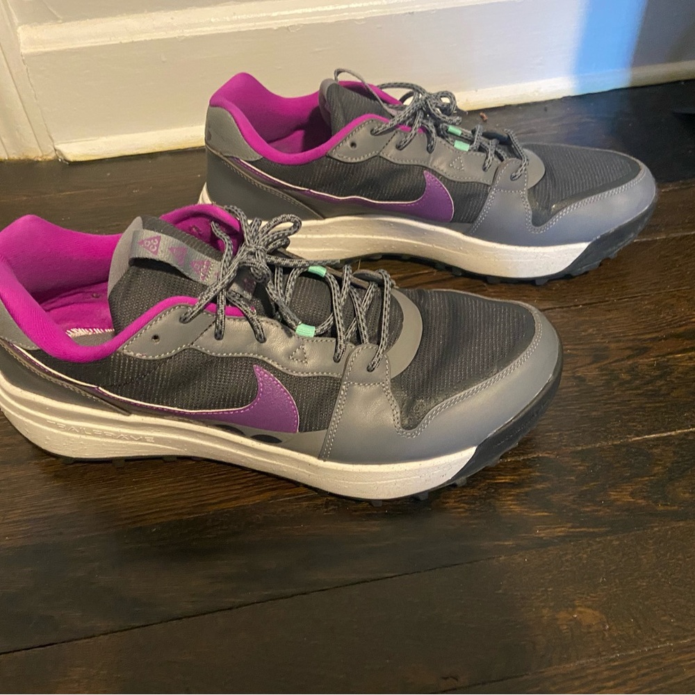 Nike ACG Lowcate Men's Hiking Trail Shoes Purple